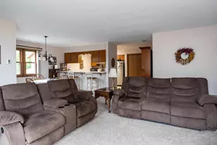 930 Manor Dr, Neenah, WI 54956 - Photo 7