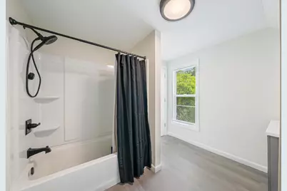 402 E Lincoln Avenue, Oshkosh, WI 54901 - Photo 15