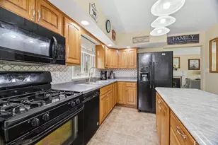 417 Wolf River Dr, Fremont, WI 54940 - Photo 11