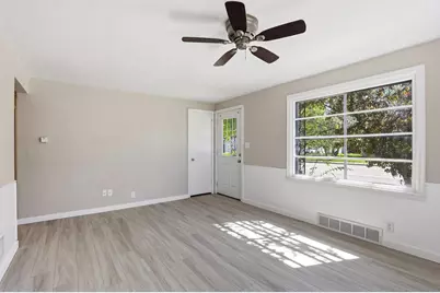 1831 S Oneida Street, Appleton, WI 54915 - Photo 3