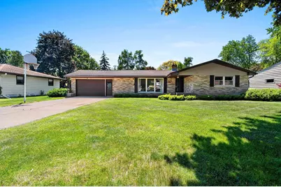 917 Myrtle Lane, Green Bay, WI 54304 - Photo 3