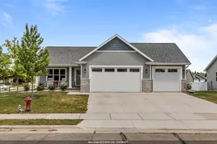 607 W 5th St, Shawano, WI 54166 - Photo 1