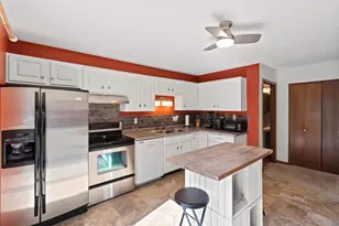 812 Kay Kourt, Neenah, WI 54952 - Photo 11
