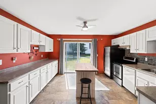 812 Kay Kourt, Neenah, WI 54952 - Photo 7