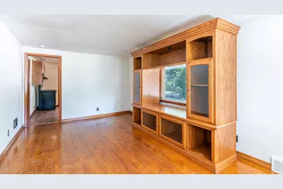 1200 S Greenwood Avenue, Green Bay, WI 54304 - Photo 5