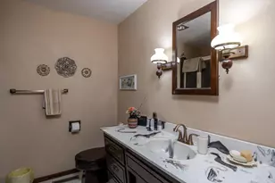 1017 E Capitol Dr, Appleton, WI 54911 - Photo 17