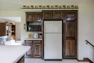 1017 E Capitol Dr, Appleton, WI 54911 - Photo 5