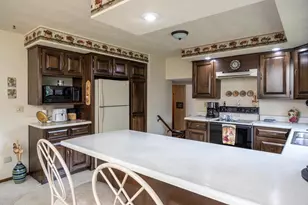 1017 E Capitol Dr, Appleton, WI 54911 - Photo 3