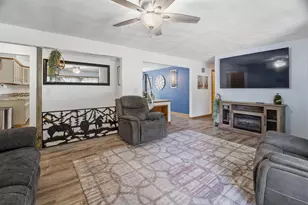824 W Cecil St, Neenah, WI 54956 - Photo 5
