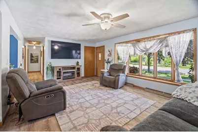 824 W Cecil Street, Neenah, WI 54956 - Photo 3