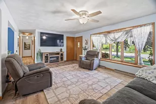 824 W Cecil St, Neenah, WI 54956 - Photo 3