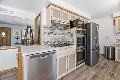 824 W Cecil Street, Neenah, WI 54956 - Photo 9