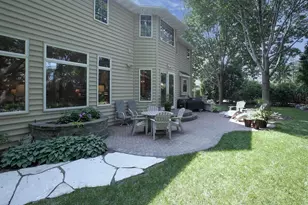 422 Bosworth Ln, Neenah, WI 54956 - Photo 7