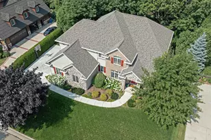 422 Bosworth Ln, Neenah, WI 54956 - Photo 5