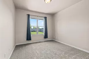 1897 Meadowland Ct, Green Bay, WI 54311 - Photo 15