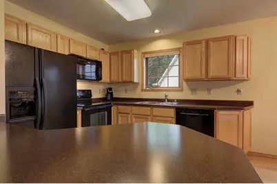 2420 Noel Court, Oshkosh, WI 54904 - Photo 9