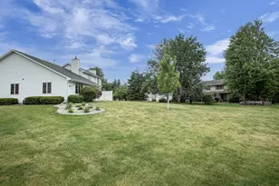 2420 Noel Ct, Oshkosh, WI 54904 - Photo 3