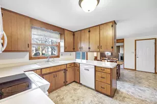 1082 Kenwood St, Green Bay, WI 54304 - Photo 11