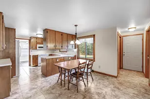 1082 Kenwood St, Green Bay, WI 54304 - Photo 15