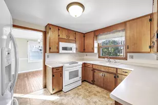 1082 Kenwood St, Green Bay, WI 54304 - Photo 13