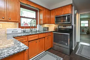 1738 Debra Ln, Green Bay, WI 54302 - Photo 13