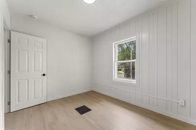 825 Crooks Street, Green Bay, WI 54301 - Photo 31