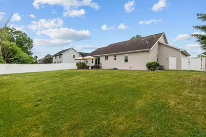 1578 Lone Oak Drive, Neenah, WI 54956 - Photo 33
