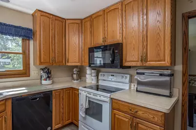 1710 Arlington Drive, Oshkosh, WI 54904 - Photo 7