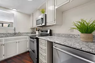 4545 W Pine St, Appleton, WI 54914 - Photo 9