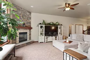 2690 Prairie Garden Trail, Green Bay, WI 54313 - Photo 17