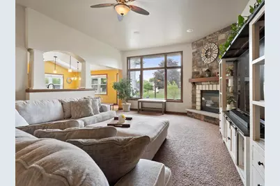 2690 Prairie Garden Trail, Green Bay, WI 54313 - Photo 13