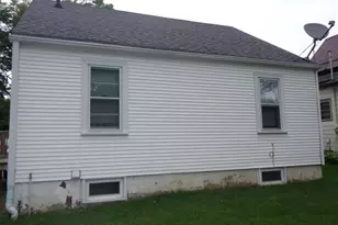 89 Torrey St, Clintonville, WI 54929 - Photo 9