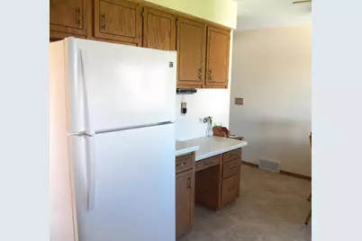 941 S 41st Street, Manitowoc, WI 54220 - Photo 3