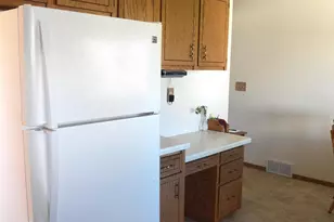 941 S 41st St, Manitowoc, WI 54220 - Photo 3