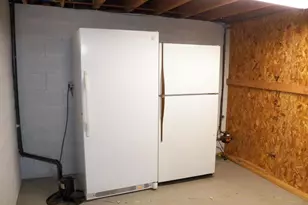 941 S 41st St, Manitowoc, WI 54220 - Photo 19