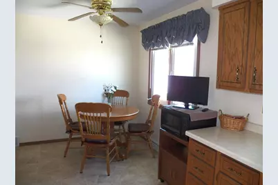 941 S 41st Street, Manitowoc, WI 54220 - Photo 5