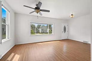 2528 Taylor St, Marinette, WI 54143 - Photo 3