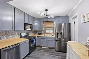 709 E Goodall St, Appleton, WI 54915 - Photo 9