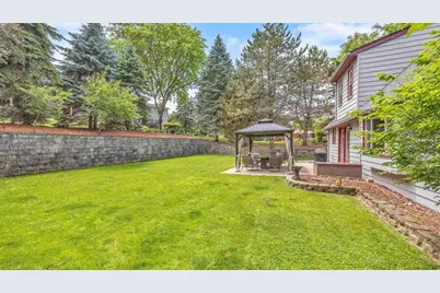 715 Hawthorn Drive, West Bend, WI 53095 - Photo 27