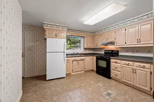 915 Tommark St, Green Bay, WI 54304 - Photo 15