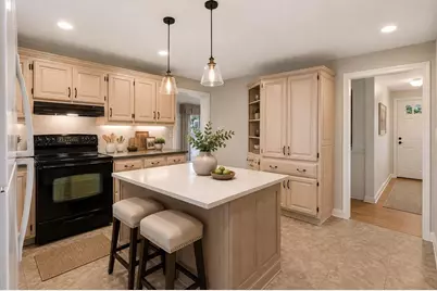 915 Tommark Street, Green Bay, WI 54304 - Photo 17