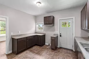 408 Dixon St, Kaukauna, WI 54130 - Photo 3