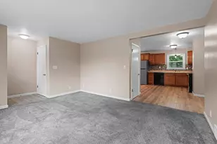 637 E Wilson Ave, Appleton, WI 54915 - Photo 9