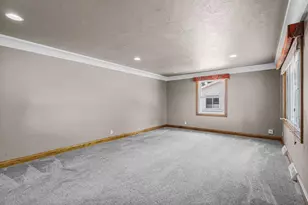 2700 N Lillian Ct, Appleton, WI 54911 - Photo 9