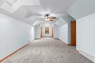 2098 S Rock River Cir, De Pere, WI 54115 - Photo 17