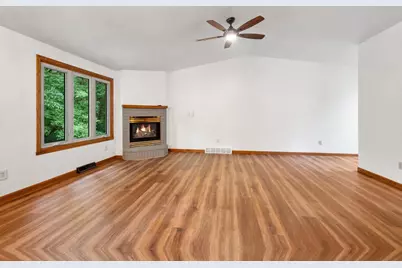 646 St Martin Court, Green Bay, WI 54311 - Photo 5