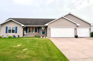 3166 Egan Ln, Green Bay, WI 54311 - Photo 1