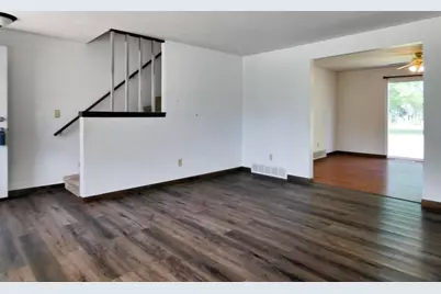 465 S Good Hope Road, De Pere, WI 54115 - Photo 11