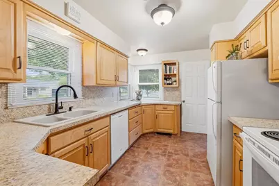 327 E Arndt Street, Fond du Lac, WI 54935 - Photo 7