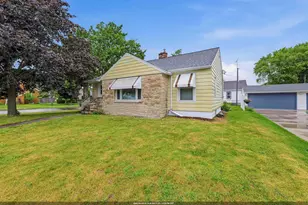327 E Arndt St, Fond du Lac, WI 54935 - Photo 1